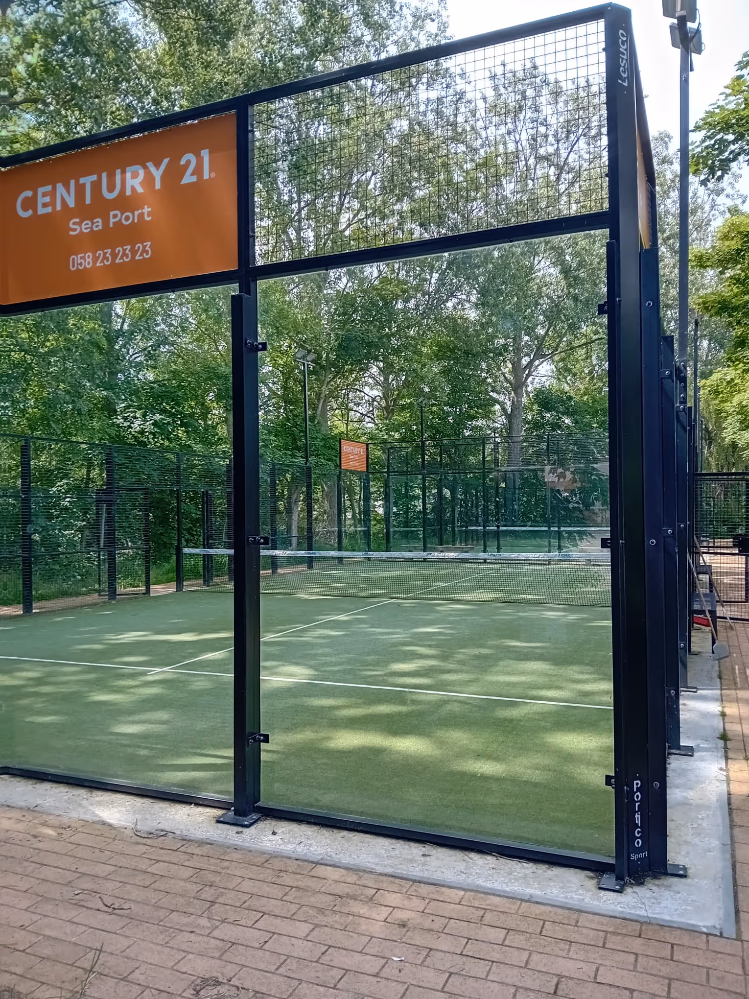 Padelterrein in de buurt